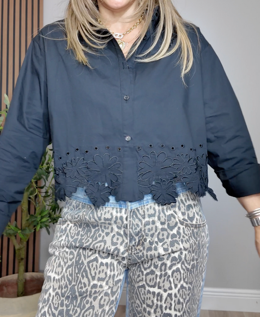 Cropped Eyelet Embroidery Shirt - Black - 33860