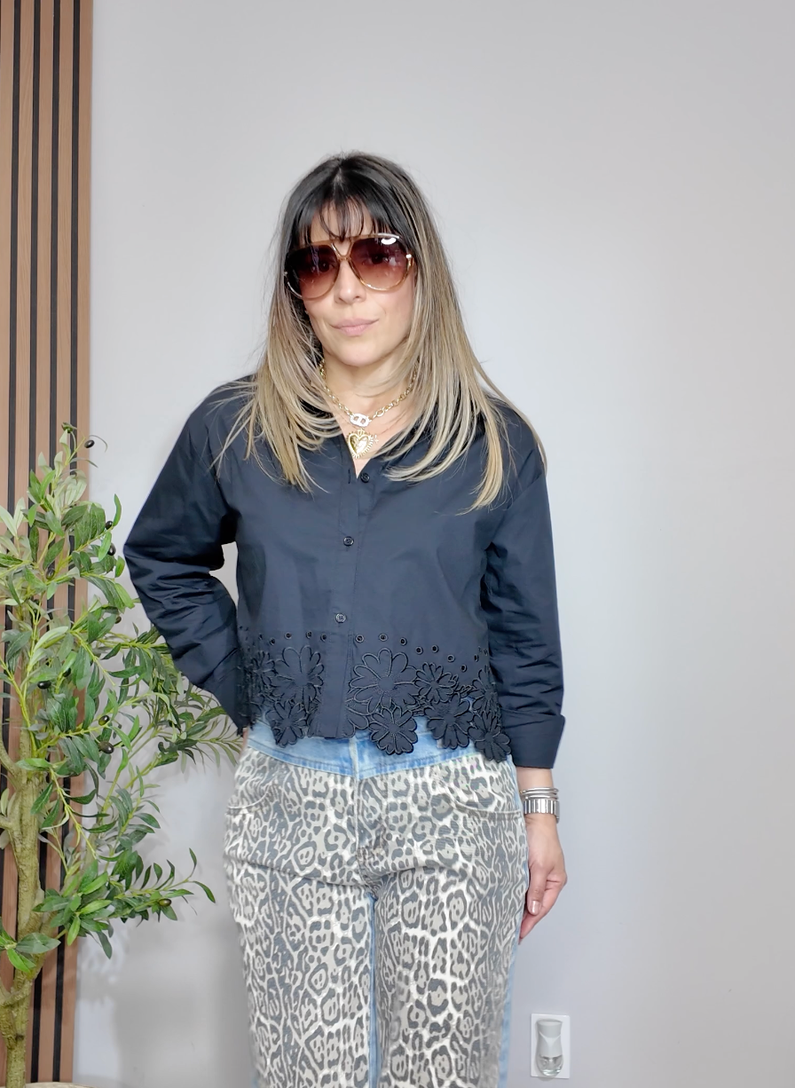 Cropped Eyelet Embroidery Shirt - Black - 33860