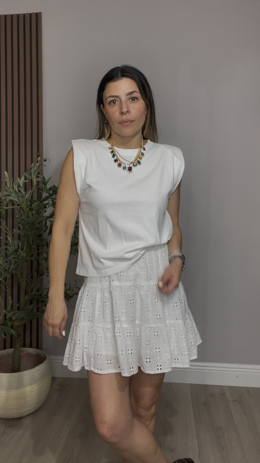 Minimalist White Structured Sleeveless Top - 33503