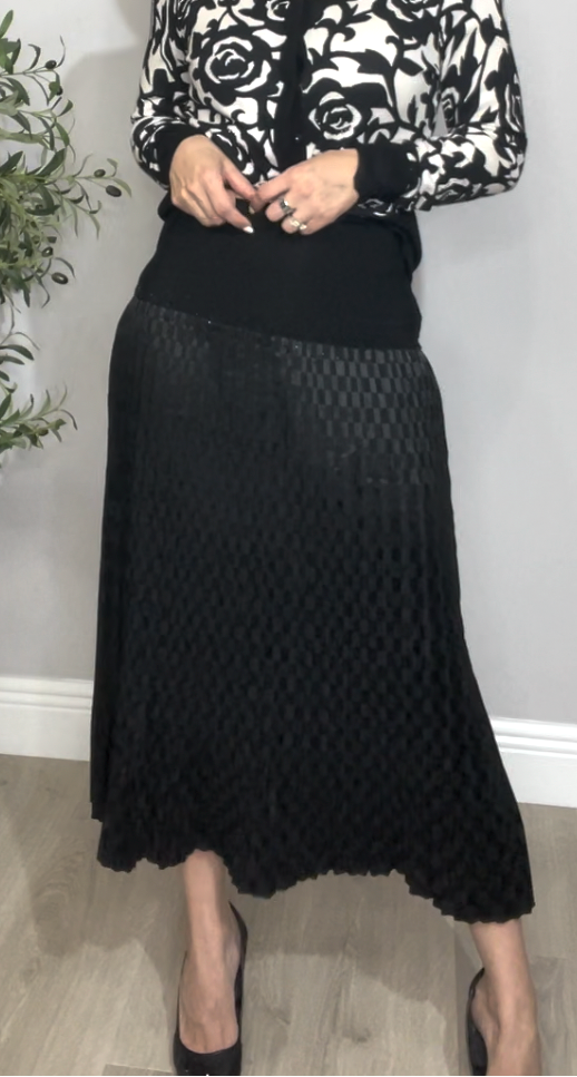 Midnight Noir Textured Plissé Midi Skirt - 33847