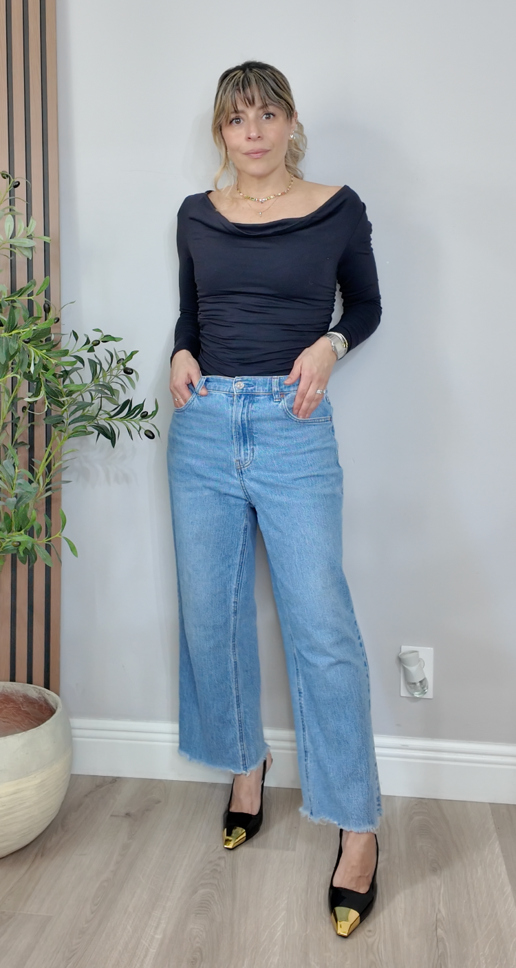 Wide-Leg Raw Hem Denim Jeans - 33836