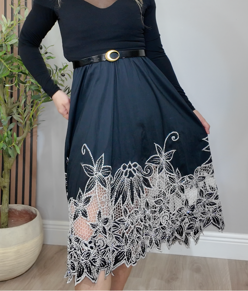 Intricate Lace-Embroidered Midi Skirt - 34333