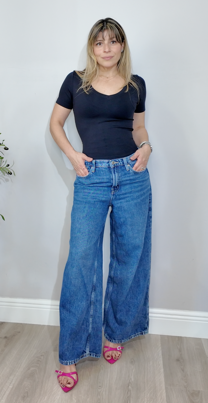 Wide-Leg Medium Wash Jeans - 33703