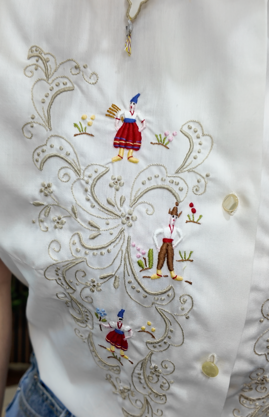 Vintage Folk-Inspired Embroidered Blouse - 33808