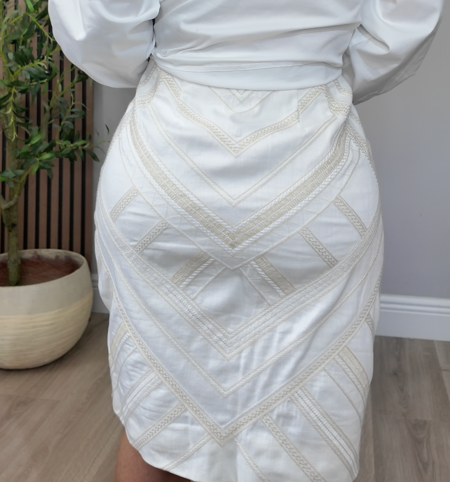 Ivory Geometric Embroidered Mini Skirt - 34248