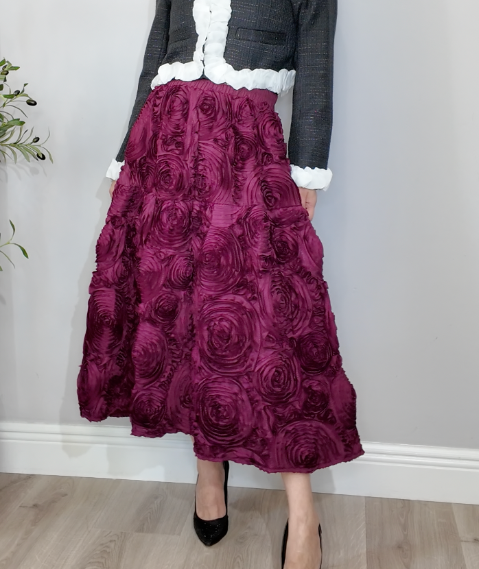 Rosette Texture 3D  Midi Skirt in Burgundy - 33927