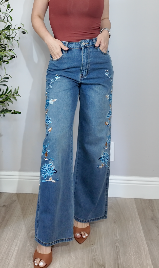High-Waisted Wide-Leg Embroidered Jeans - 34729