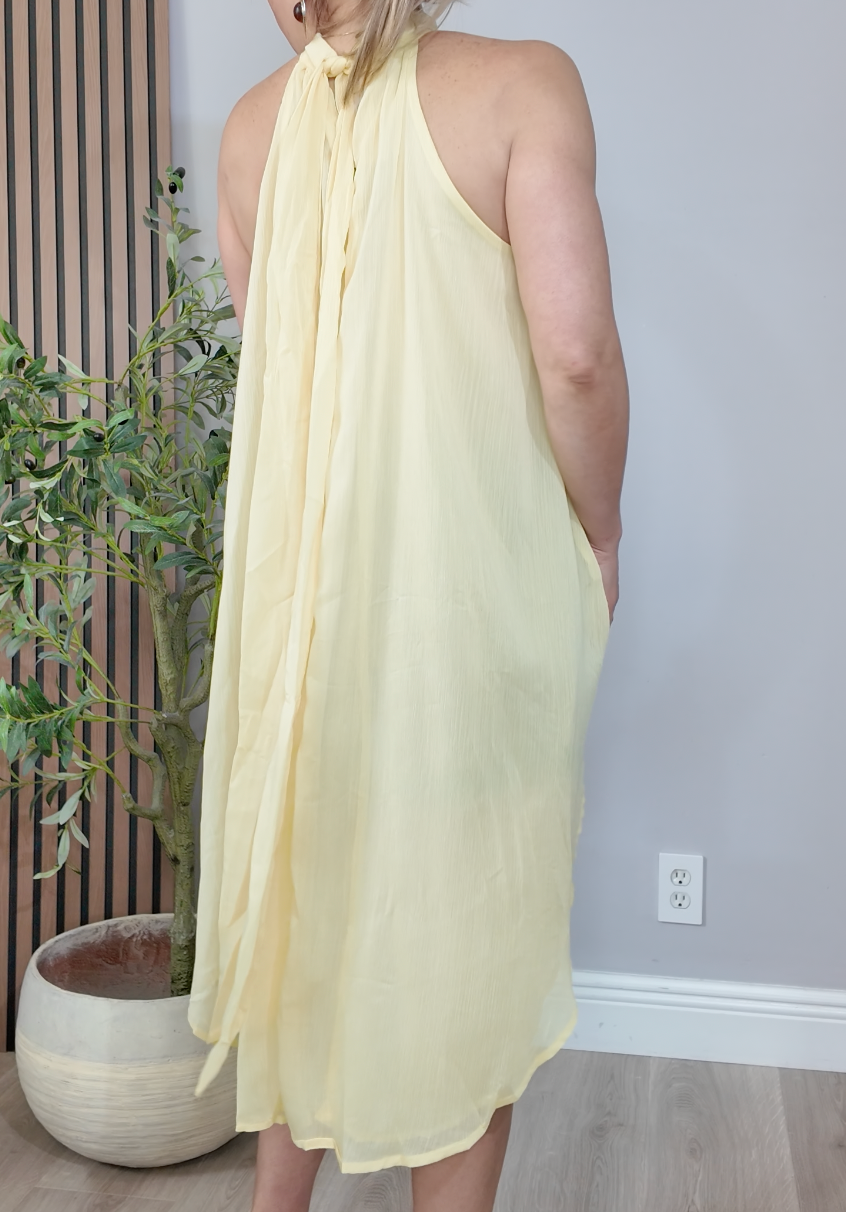 Elegant Pale Yellow High-Low Halter Blouse - 34815