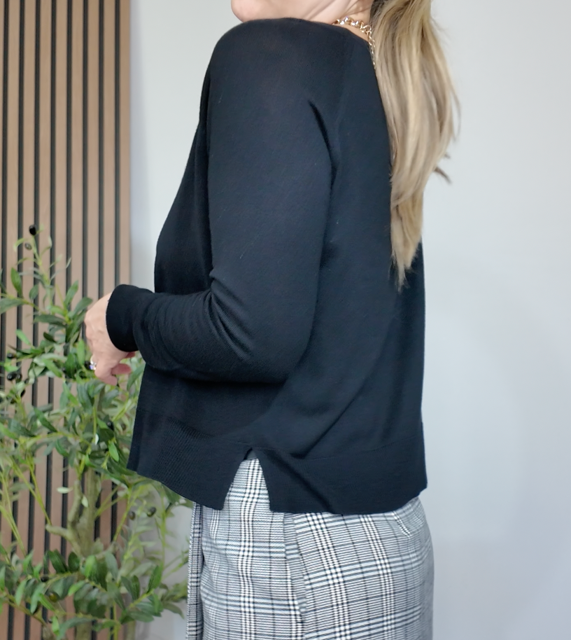 Lightweight Raglan Sleeve Fine-Knit Blouse - 33501