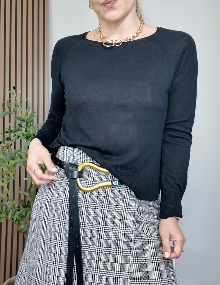 Lightweight Raglan Sleeve Fine-Knit Blouse - 33501