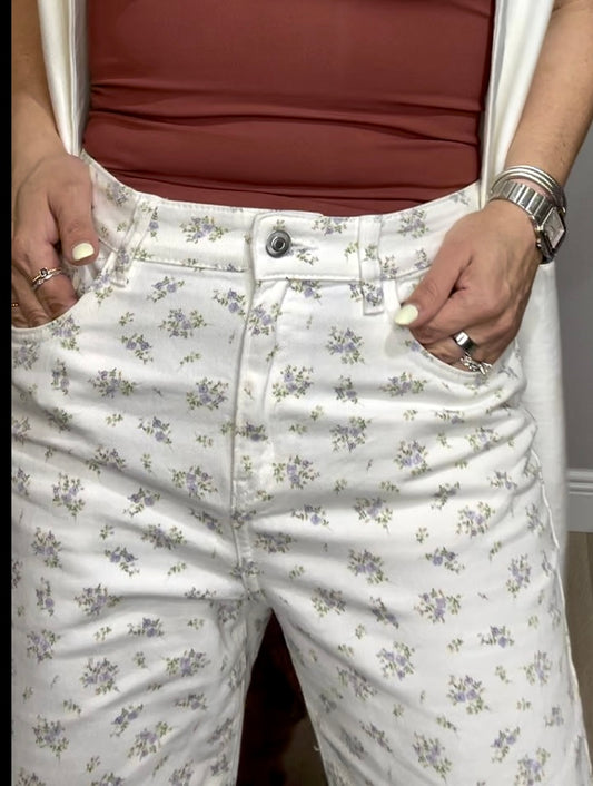 Floral Print High-Waisted Jeans - 33581