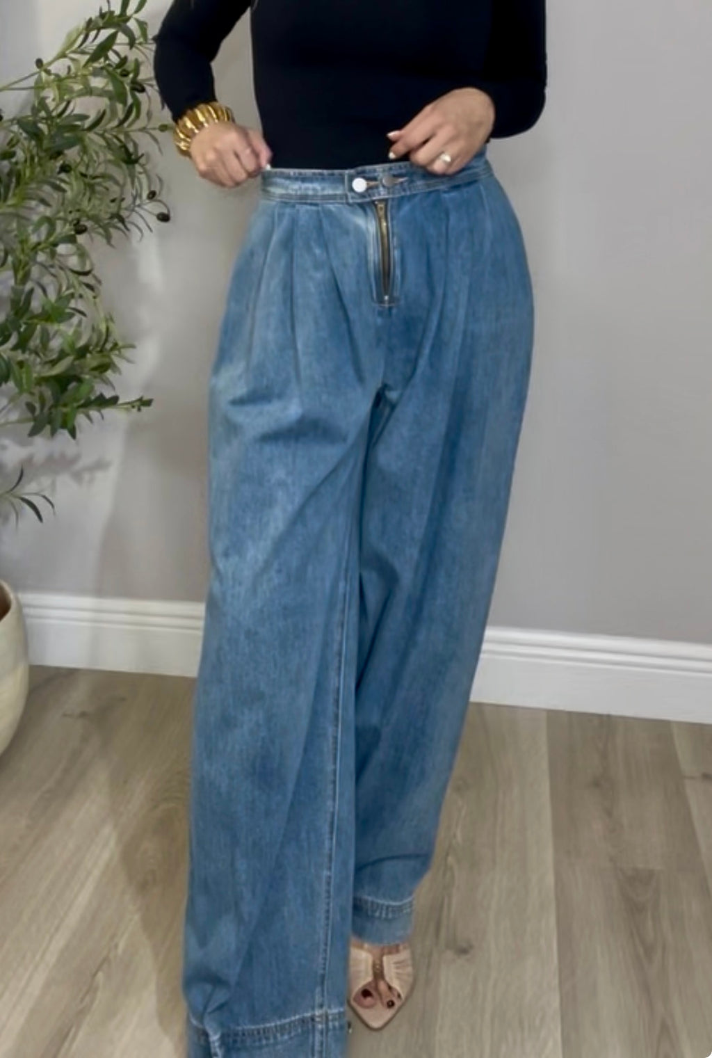 Pleated High-Waist Wide-Leg Jeans - 31311