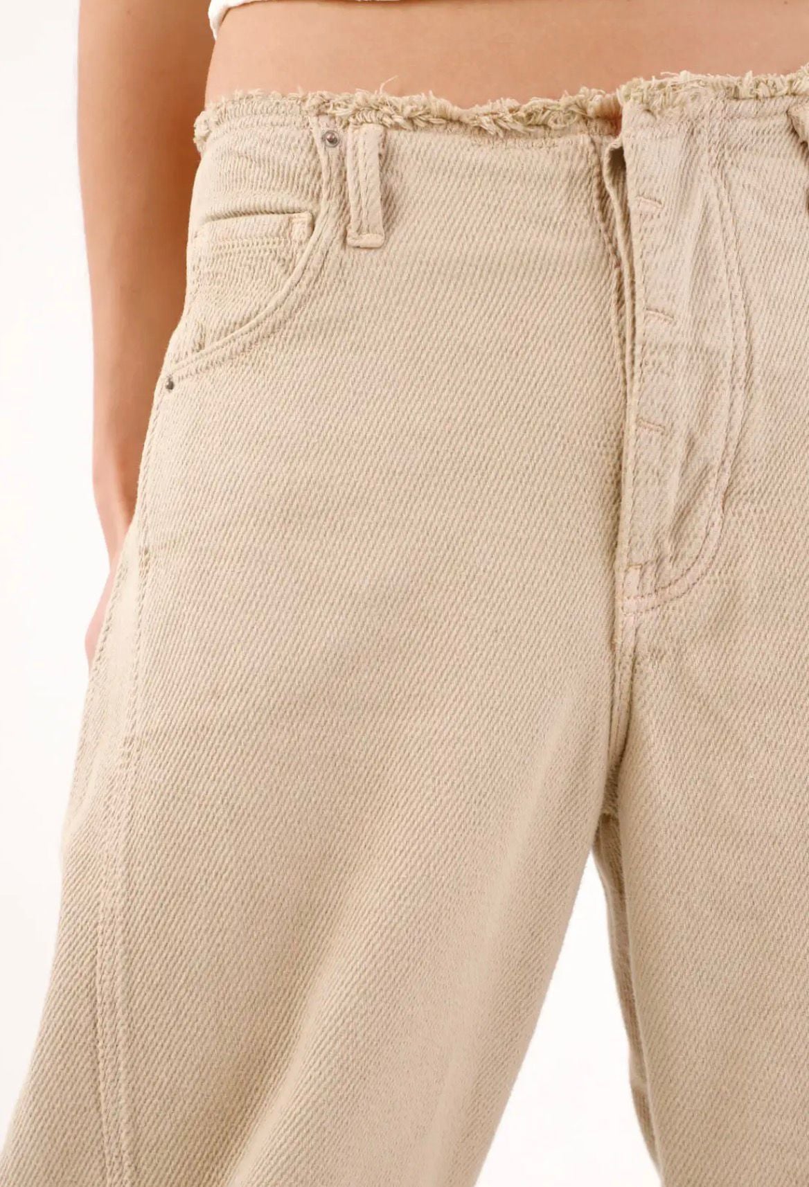 Distressed Barrel Leg Jeans - 34206 - 34207