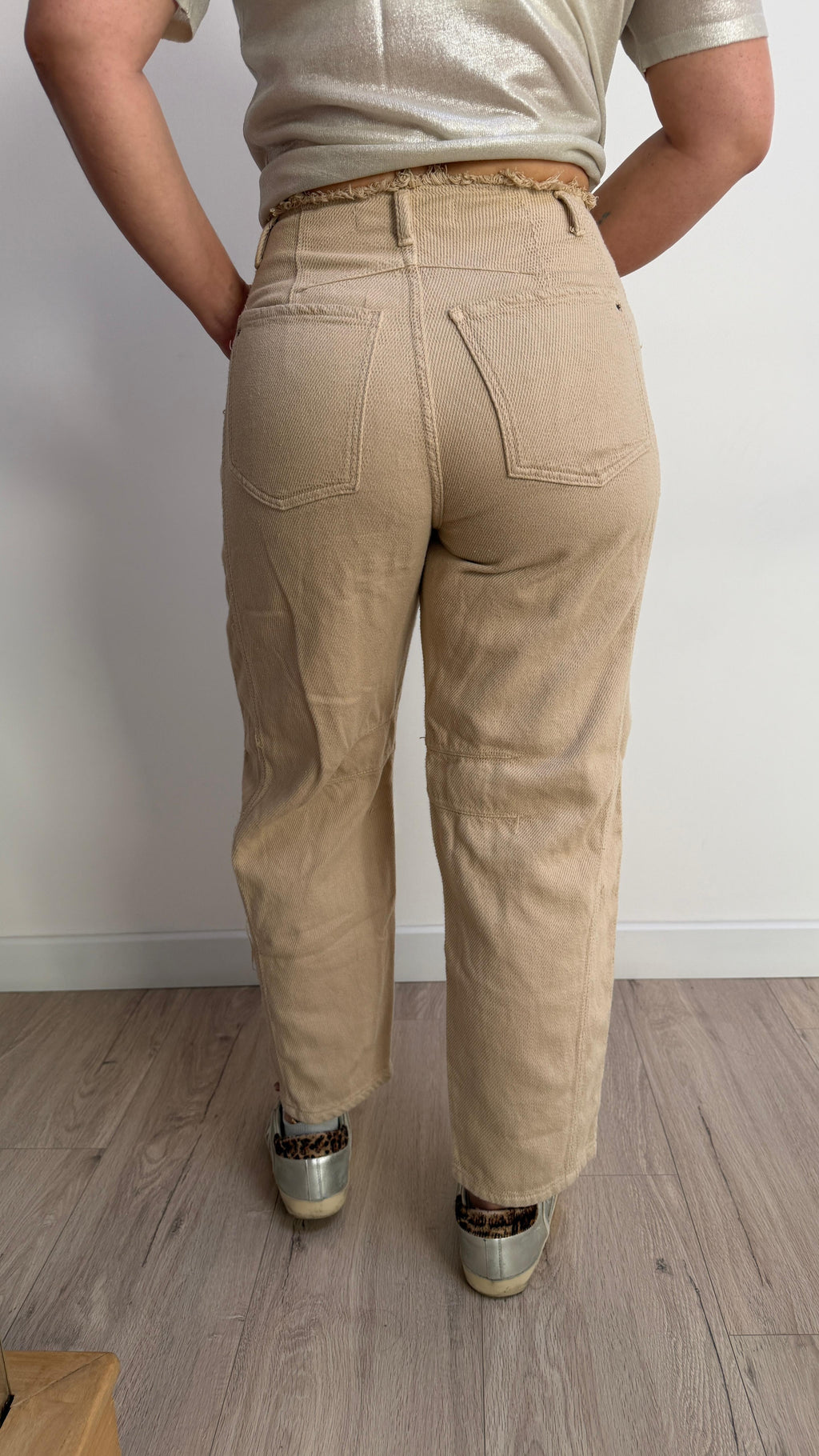 Distressed Barrel Leg Jeans - 34206 - 34207
